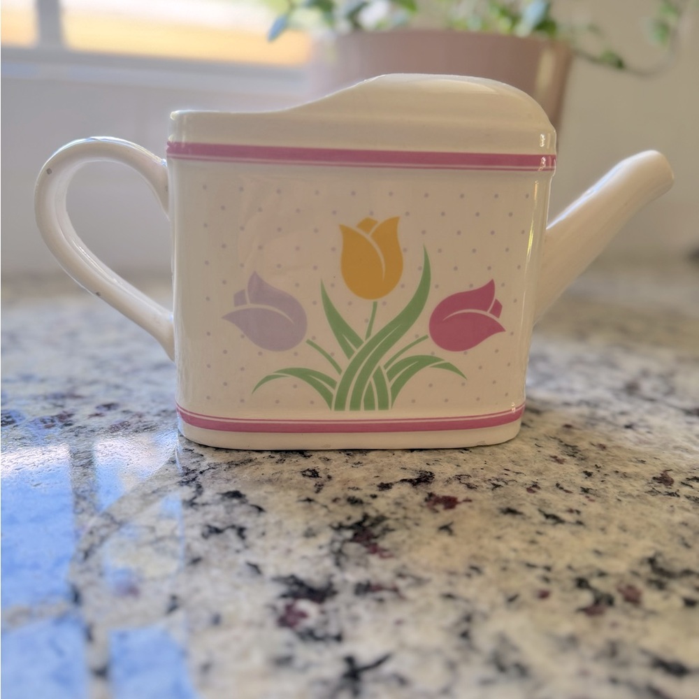 1985 Vintage Teleflora Planter or Watering Can! Perfect as an accent!